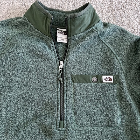 Men’s green 1/4 zip fleece North Face pullover. - Picture 2 of 5